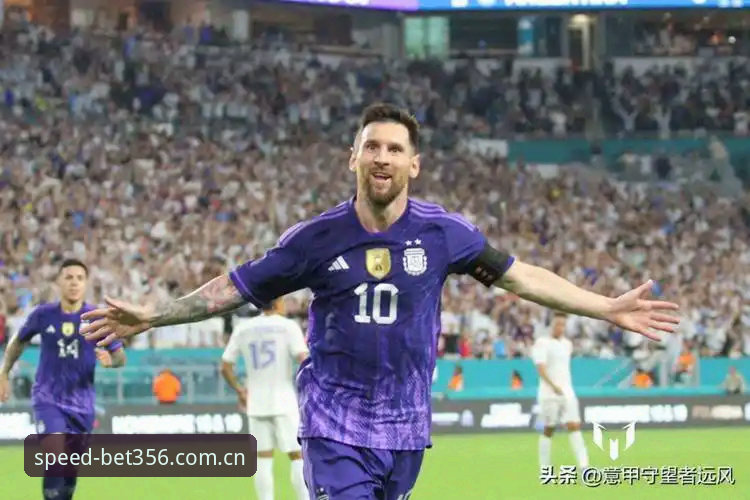 bet356手机版类似平台推荐 昨晚熬夜看了阿根廷对洪都拉斯那场友谊赛,说实话,没等到梅西出场是有点遗憾,但劳塔罗的表现直接让我从沙发上坐直了。主罚点球那一下稳得像是经过精密测算,脚后跟助攻小西蒙尼那球更是让人拍大腿——那种灵光一现的配合,简直像是打游戏时按对了隐藏技能键。
